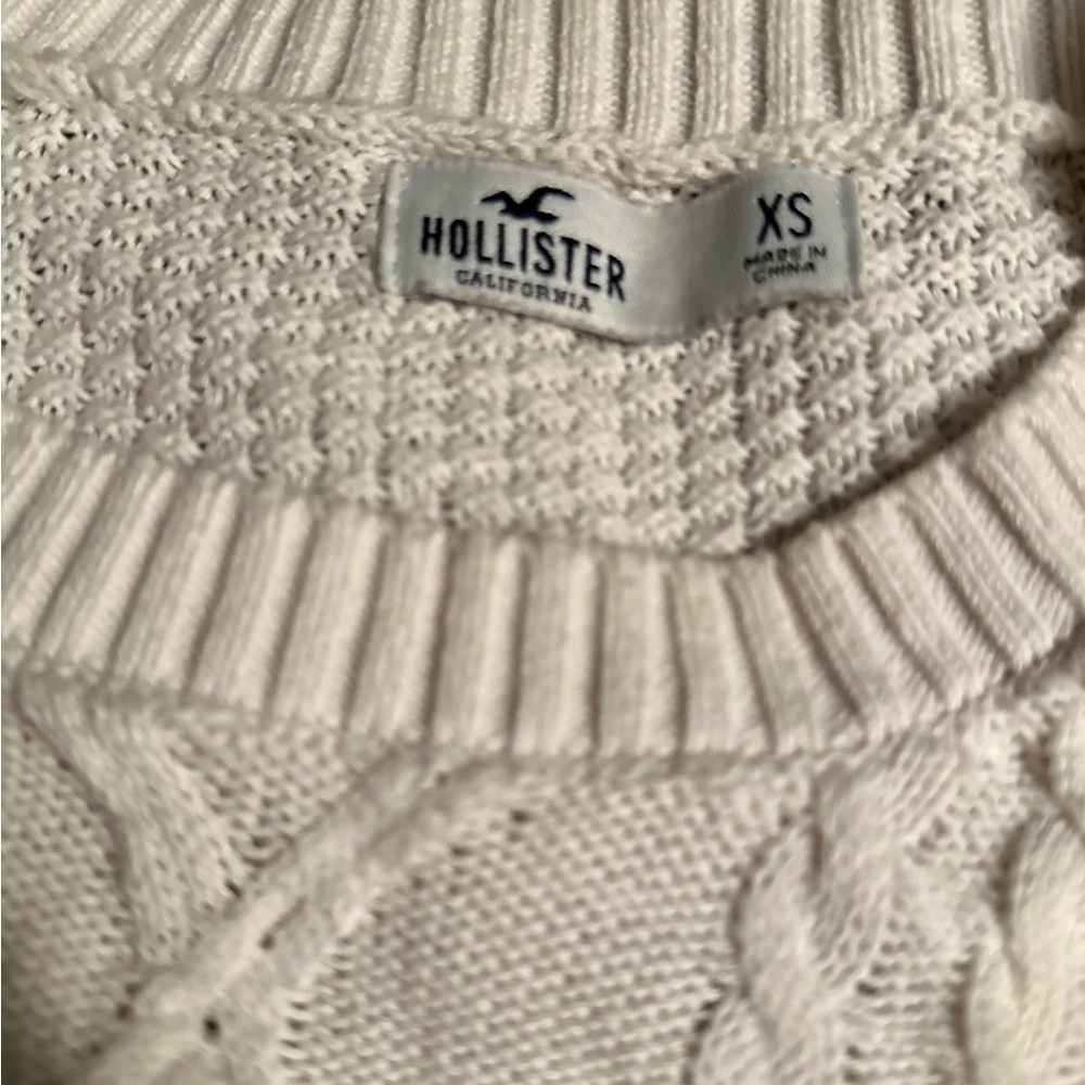 Hollister sweater
